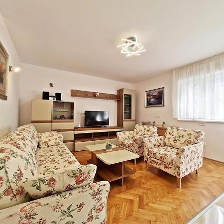Split City Apartment Rosemary ภายนอก รูปภาพ