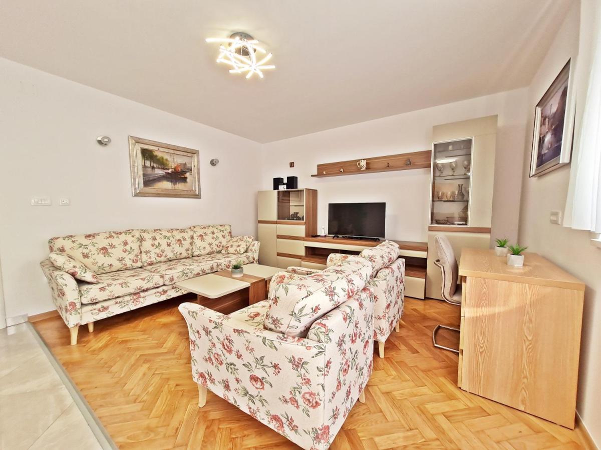 Split City Apartment Rosemary ภายนอก รูปภาพ