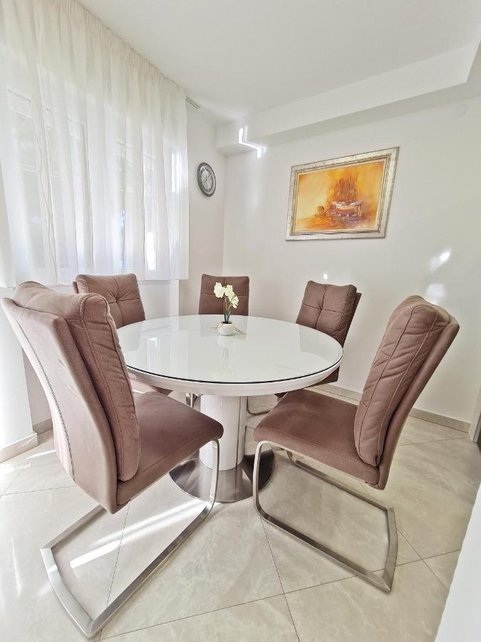 Split City Apartment Rosemary ภายนอก รูปภาพ